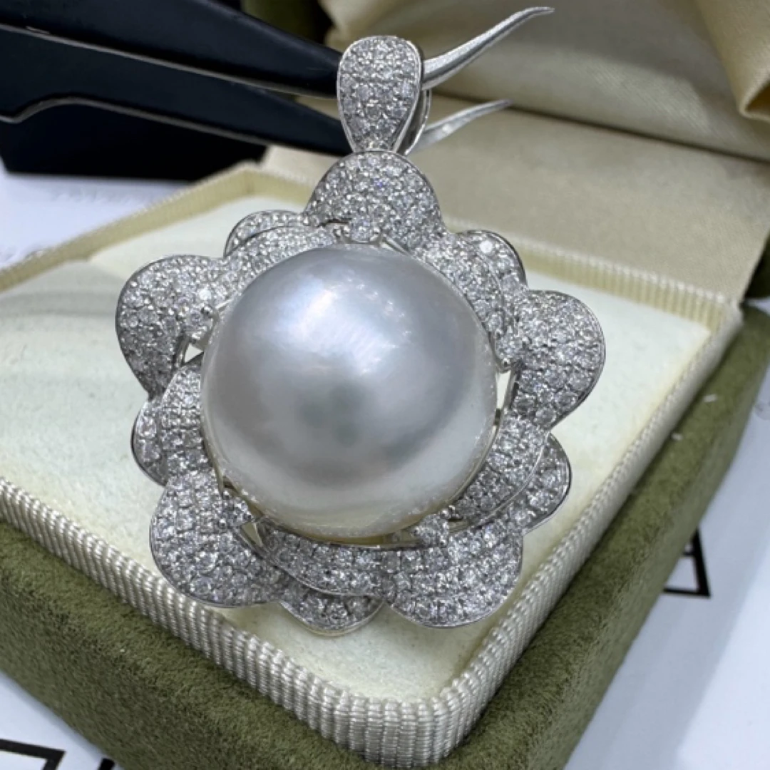 熙岸珠宝～澳白吊坠18k厚金富贵花开满钻镶嵌透亮气质强光经典时尚