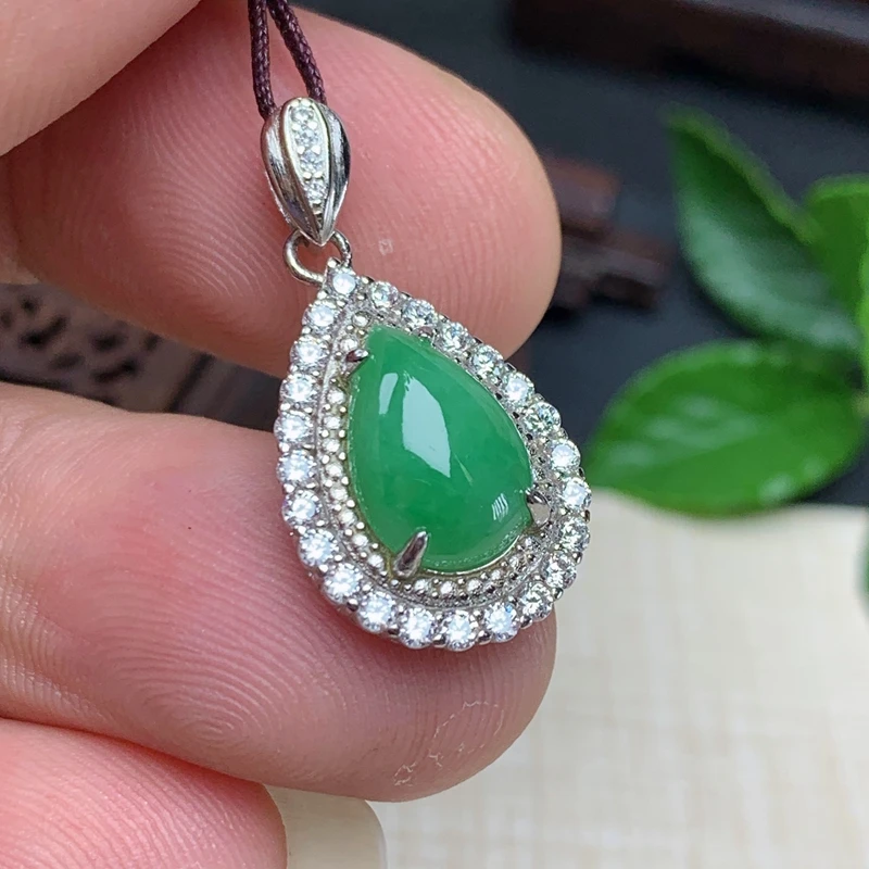 925银托时尚气质缅甸天然A货翡翠绿色镶嵌水滴形吊坠精美送礼