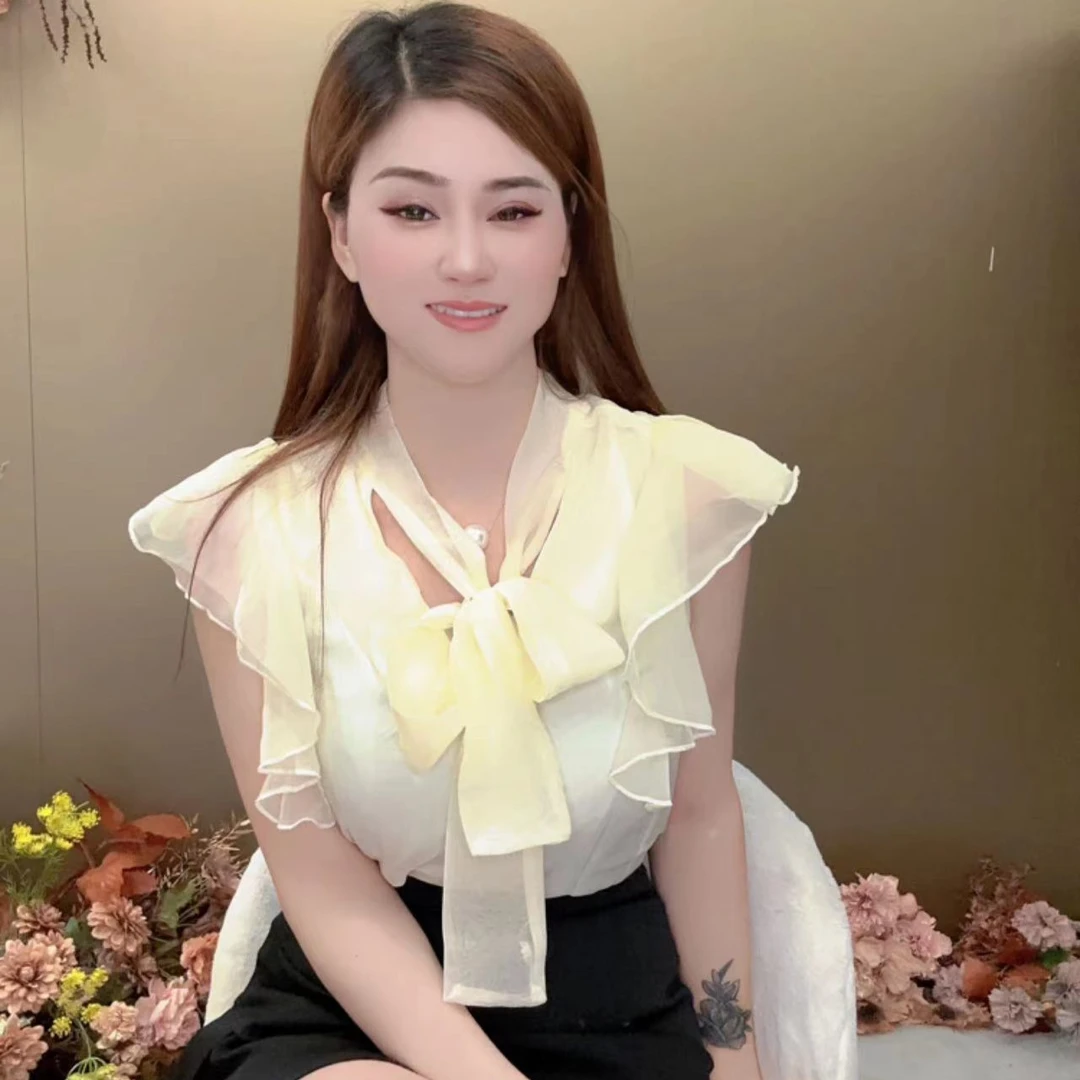 123衬衫上衣气质洋气时尚夏季荷叶边感显瘦小众减龄宽松v领纯色