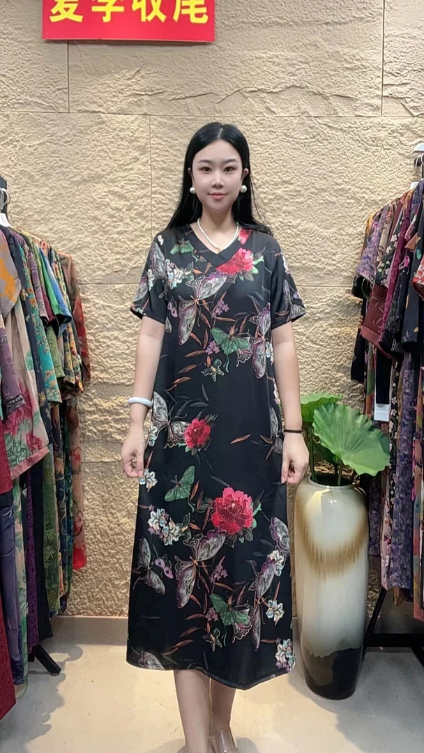 (黑蝴蝶）新款v领时尚洋气气质遮肉显瘦气质中款连衣裙