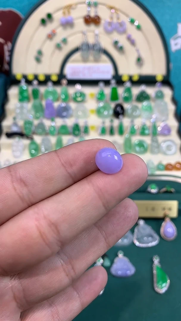 【闪购商品】翡翠颈饰未镶嵌【蛋面】