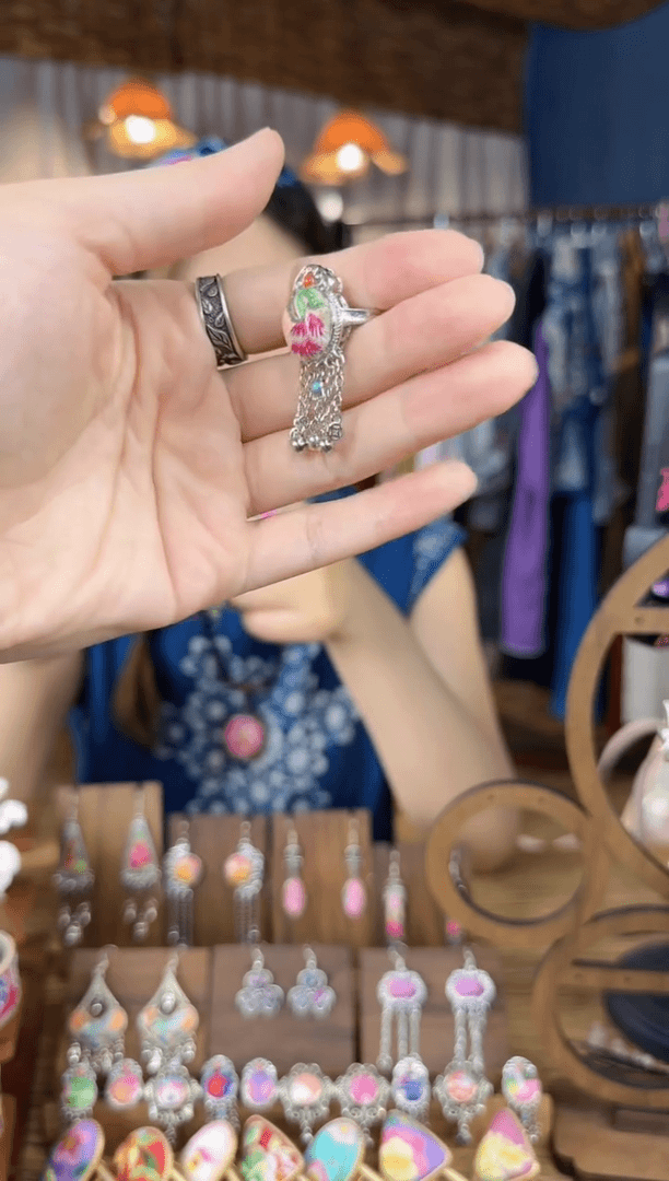 【闪购商品】织绣手工非遗刺绣古法锻造苗银饰品
