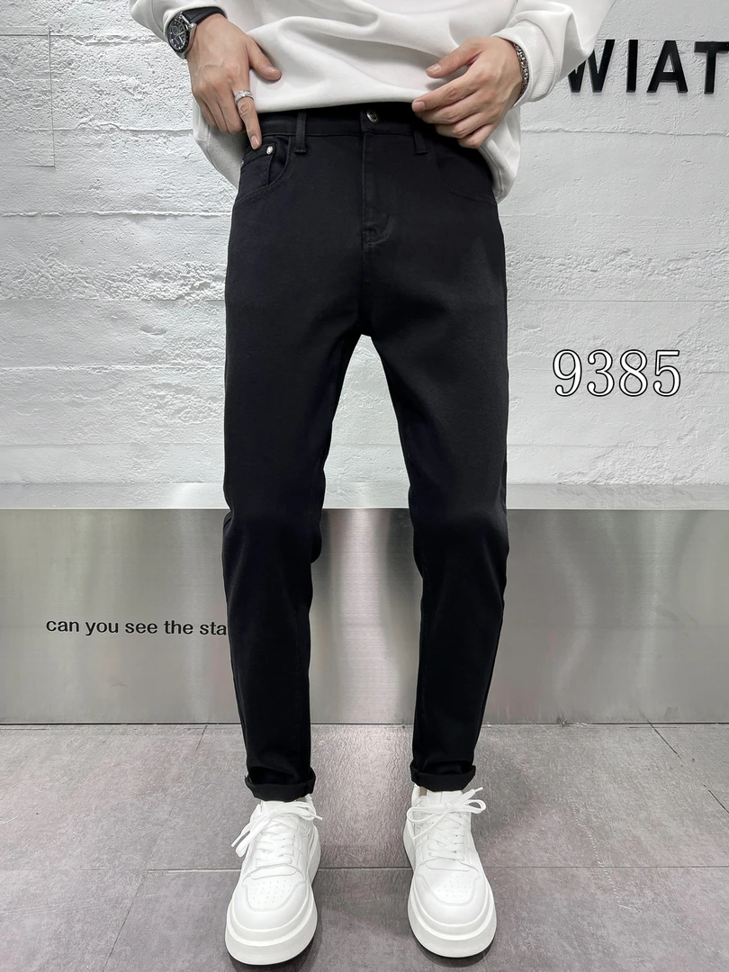 秋款防褪色莱赛尔面料黑色小脚牛仔裤（9385）