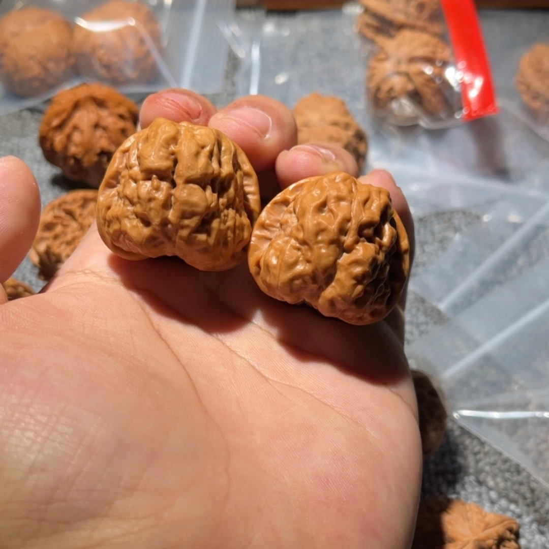 【闪购商品】文玩核桃吊坠白*?