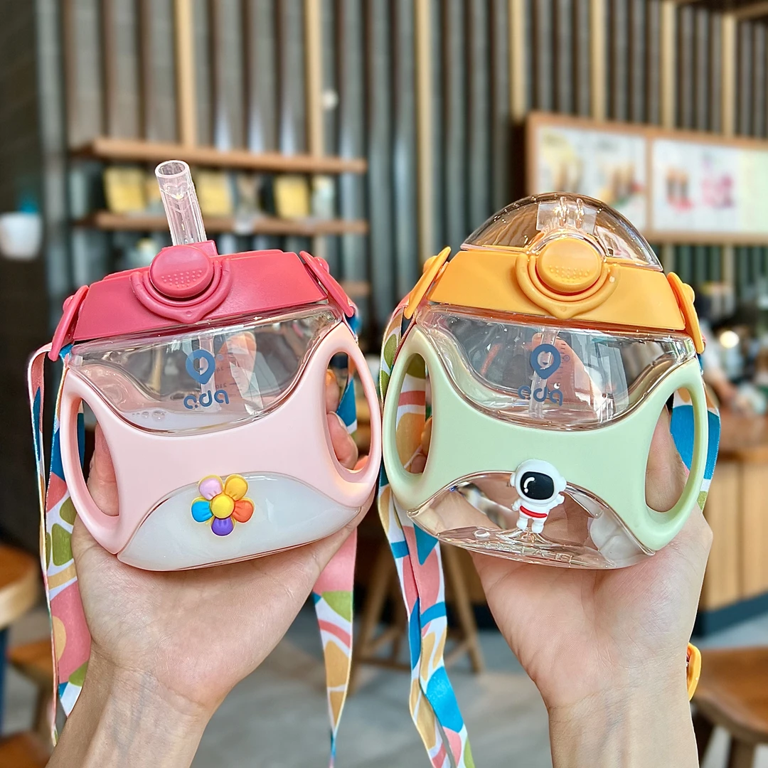 儿童小水杯一岁以上宝宝饮水瓶婴儿学饮杯子可爱带重力球刻度奶瓶