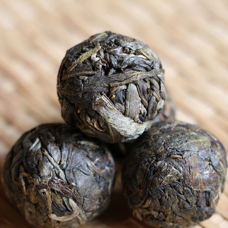 2016年昔归忙麓山古树生茶龙珠 普洱春茶 包邮