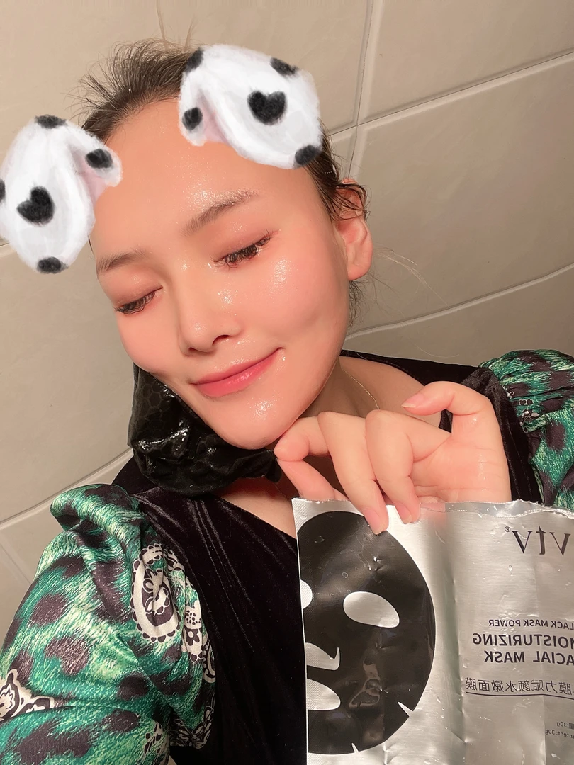 【洋妞超级推荐】熬夜肌必用黑膜力赋颜水嫩面膜