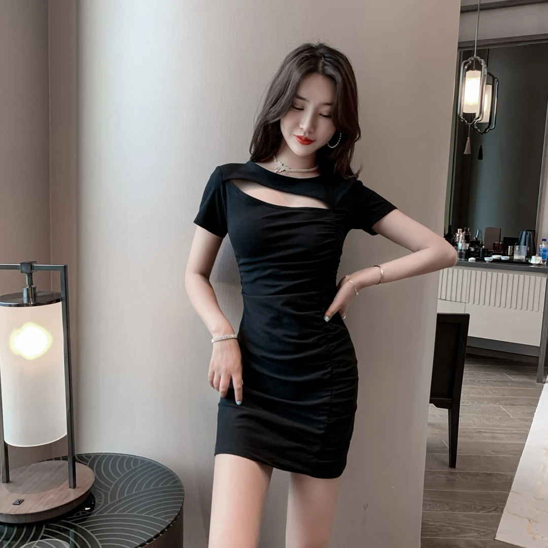 2024夏季新款女装轻熟气质皱褶小心机镂空修身显瘦包臀短袖连衣裙
