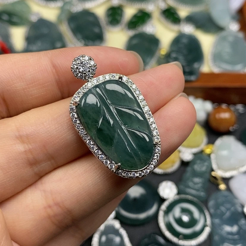 【闪购商品】翡翠颈饰未镶嵌