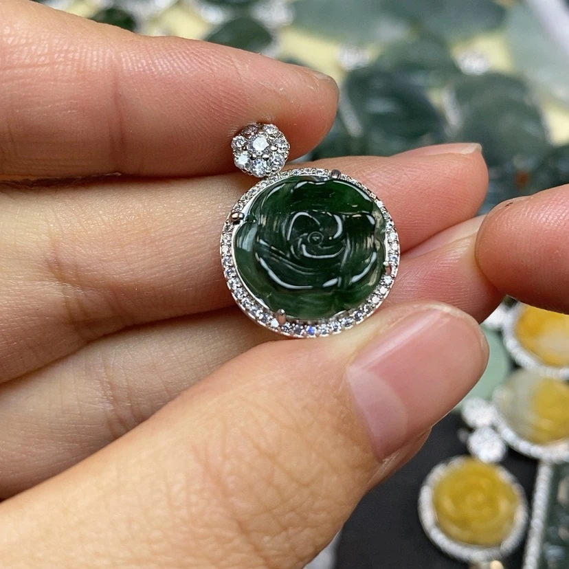 【闪购商品】翡翠颈饰未镶嵌