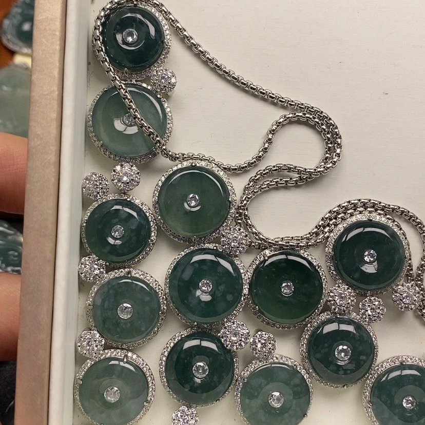 【闪购商品】翡翠颈饰未镶嵌