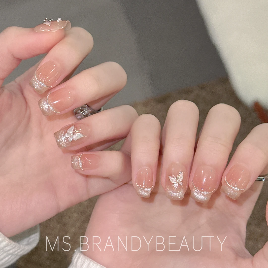 Ms.Brandybeauty【蝶光萦绕】秋新款穿戴甲日常简约蝴蝶甜美小短甲