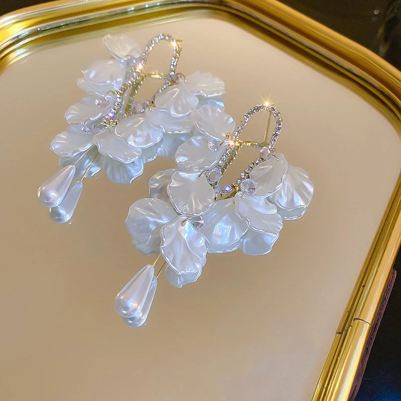 合金仿珍珠耳饰 白色水晶花瓣耳环夸张高级感耳坠高端小众设计感