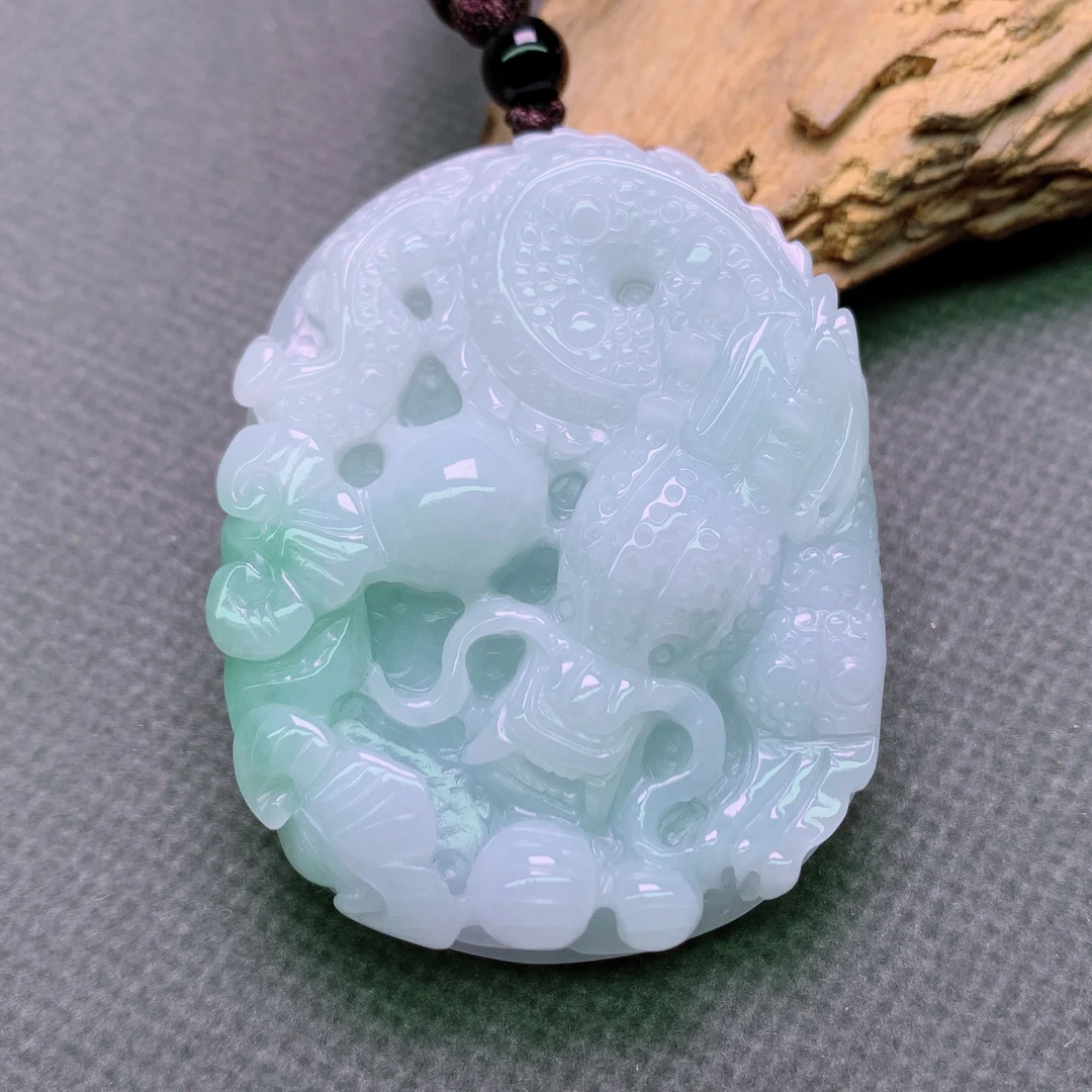 天然翡翠A货冰润雕刻龙腾万里吊坠