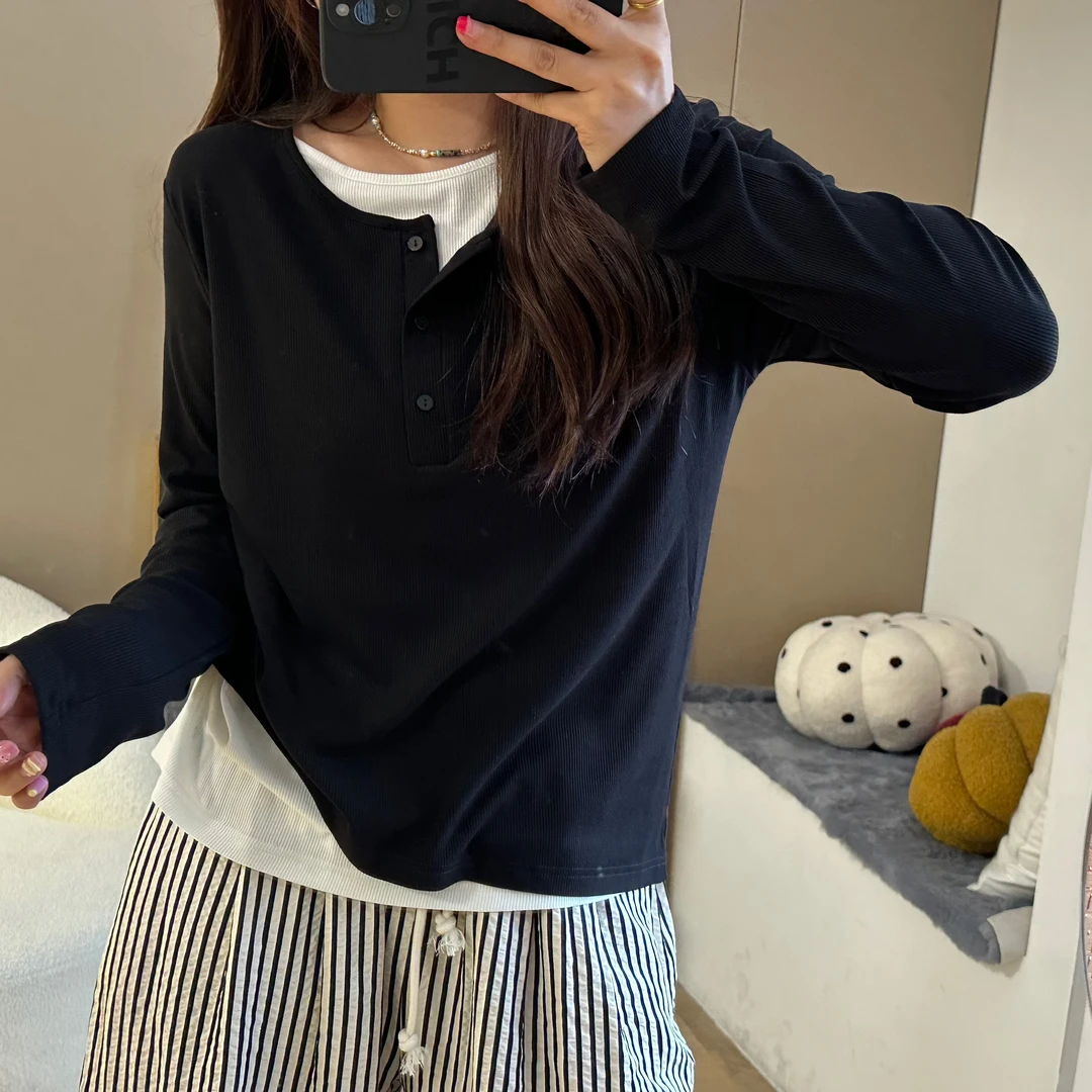 【D944】 小排扣纯色宽松显瘦长袖上衣春秋百搭圆领黑白假两件T恤女