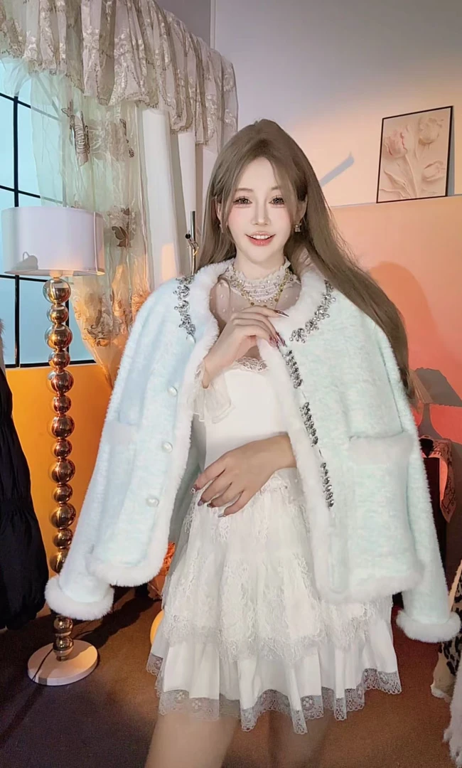 【崔】M0008 秋冬气质小香风时尚冬季长袖外套毛绒上衣