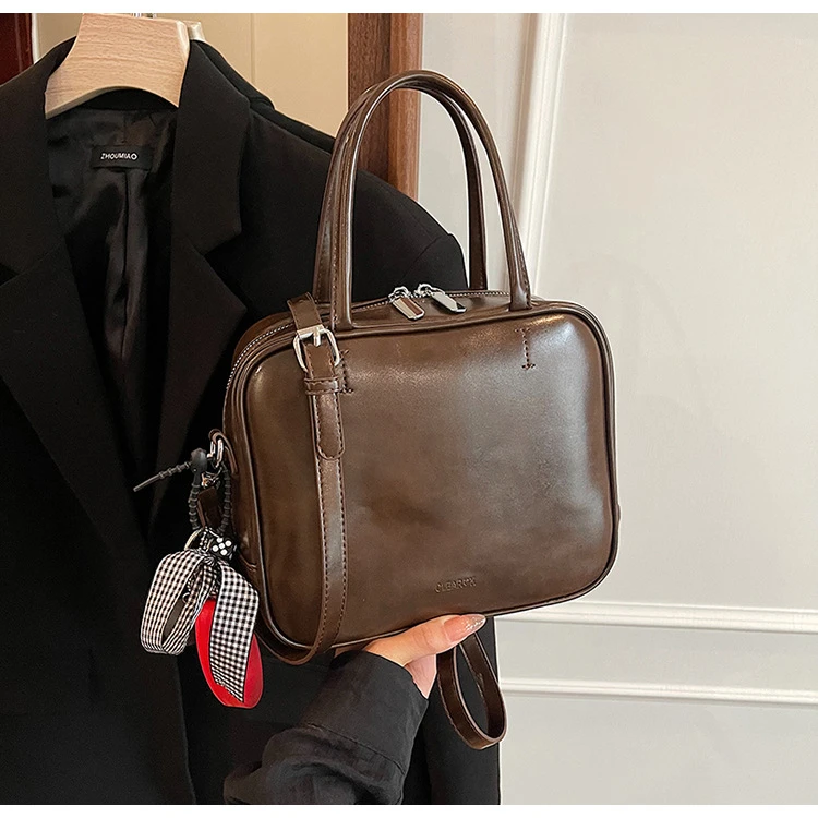 百搭复古通勤包包女大容量2024新款秋冬百搭斜挎包女士手提小方包