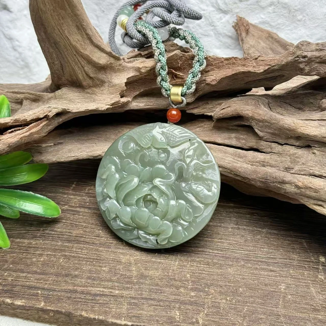 【与帅珠宝】且末蓝牡丹雕刻牌D112229——多样性发其一