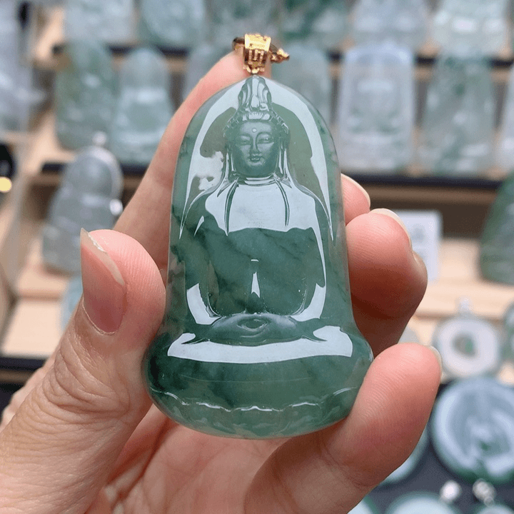 翡翠颈饰未镶嵌嘻*观音