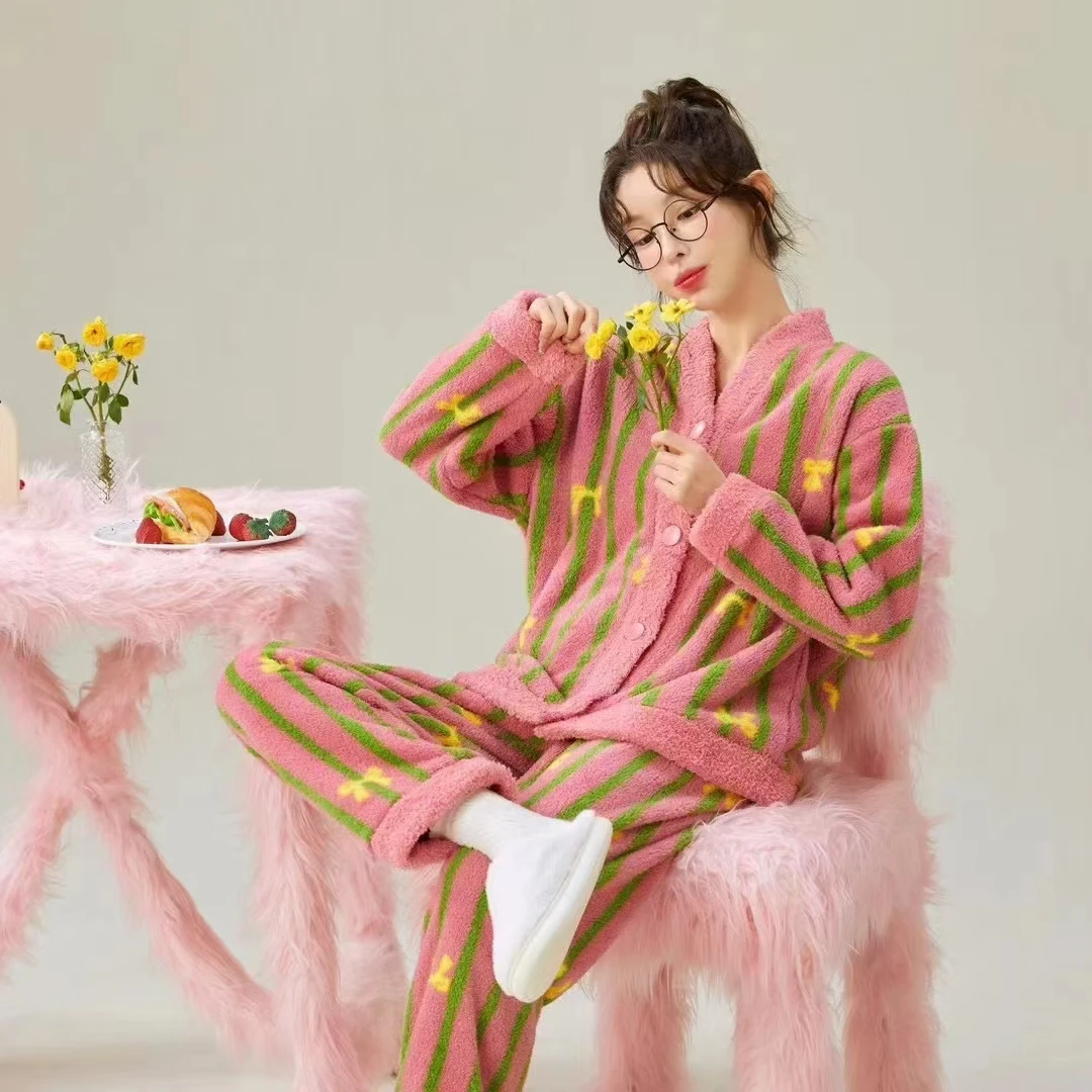 冬季新款女士洋气时尚加绒保暖家居服睡衣套装