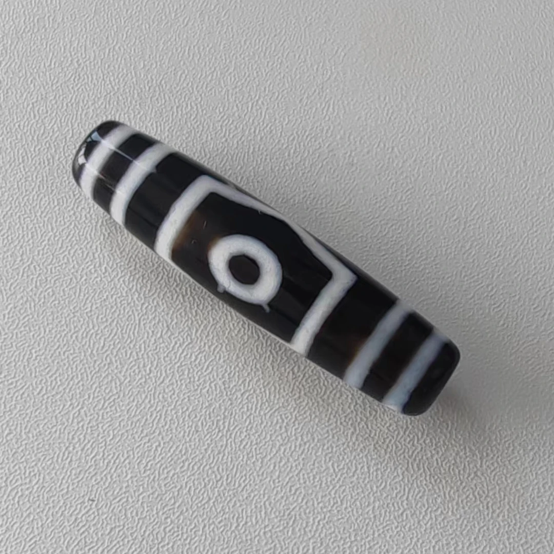 天然玛瑙，黑白三眼