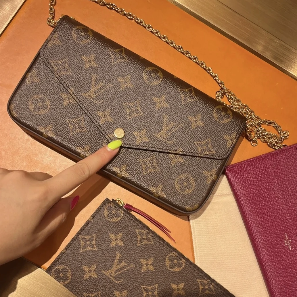 99新 LV 三合一 发售公价：11100元 B0023
