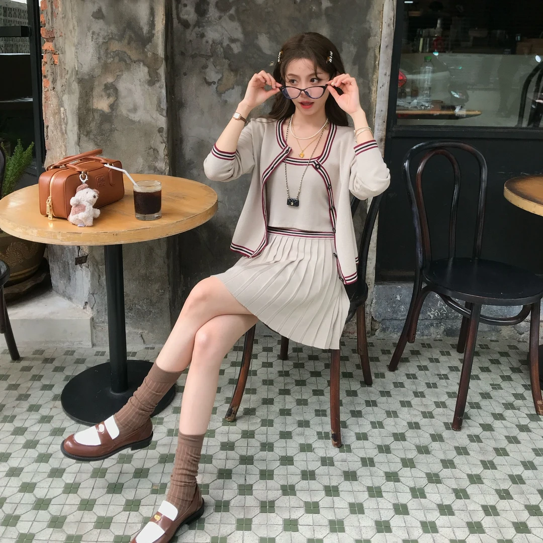 清 FF BLUE 泰兰德奶茶 早春miu系撞色针织三件套