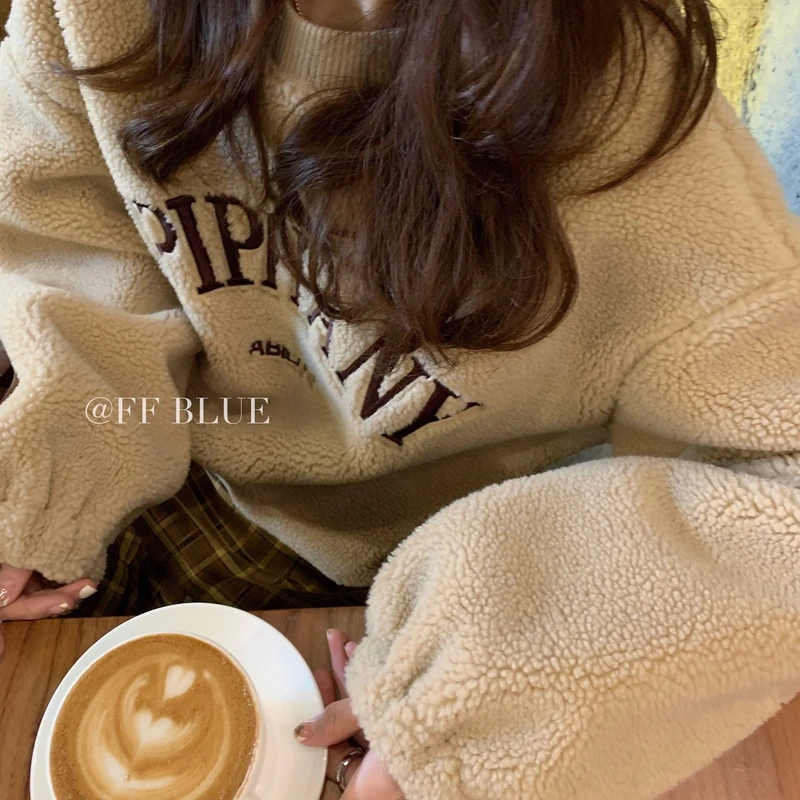 FF BLUE 温暖抱抱熊～女大学生慵懒休闲风羊羔毛字母卫衣