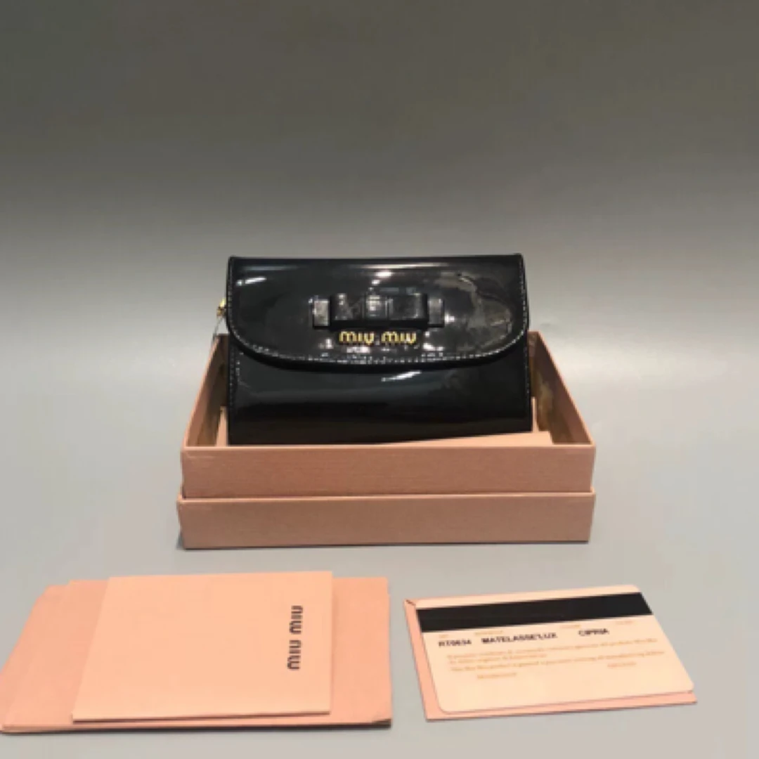 95新 MIU MIU/缪缪 miumiu漆皮黑金钱包全套