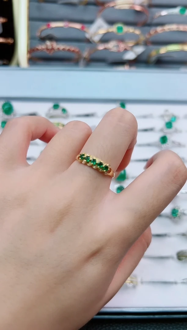 【闪购商品】祖母绿戒指18K金镶嵌·