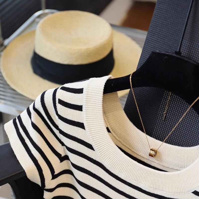 黑白条纹冰丝针织短袖t恤女夏季薄款法式高级感修身时髦正肩上衣