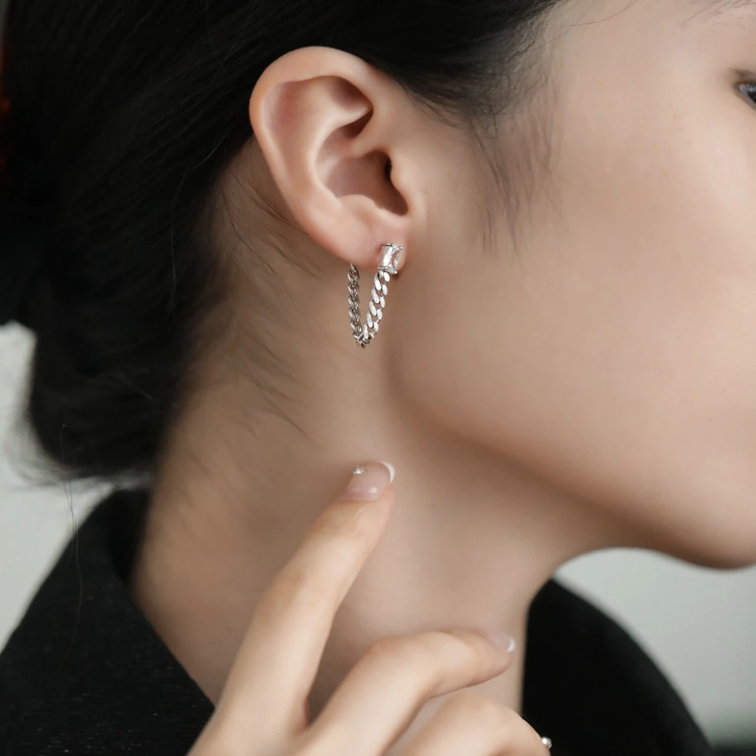 925银耳饰 E17514<灵动链条>方形白锆后挂耳环女轻奢设计感潮耳钉