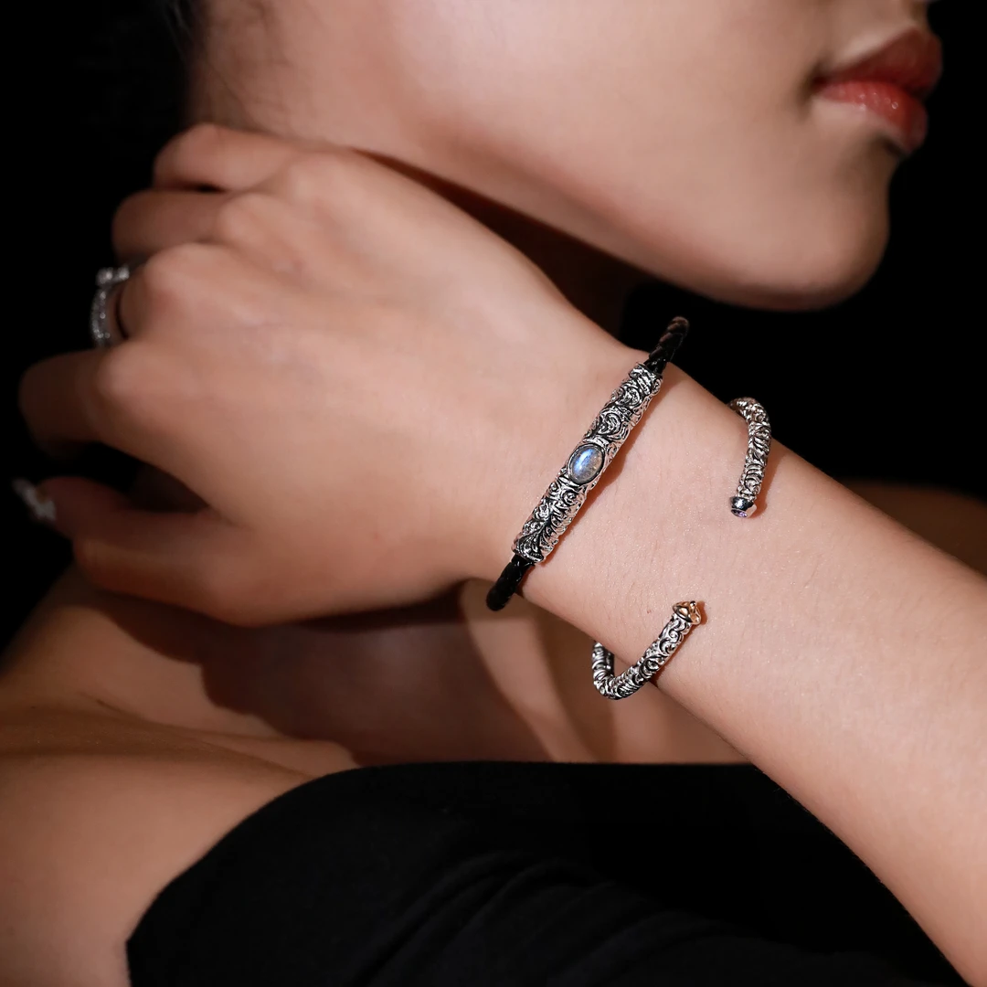 链子925银 N13759 灰月光唐草纹弯管编织皮绳项链 约40CM