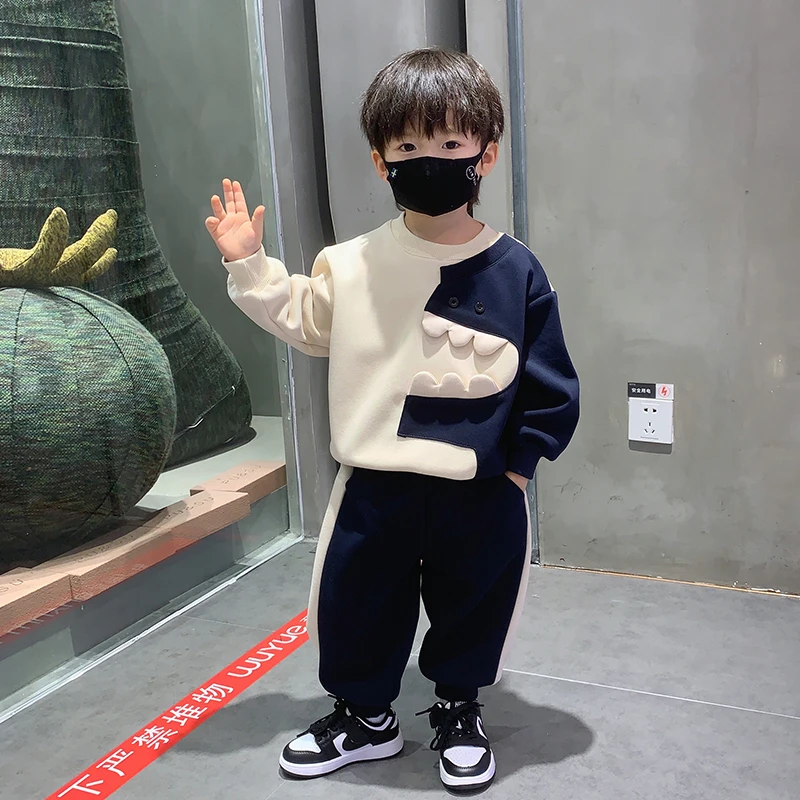 男童秋装鲨鱼卡通长袖套装2025儿童洋气休闲卫衣两件套潮小孩童装