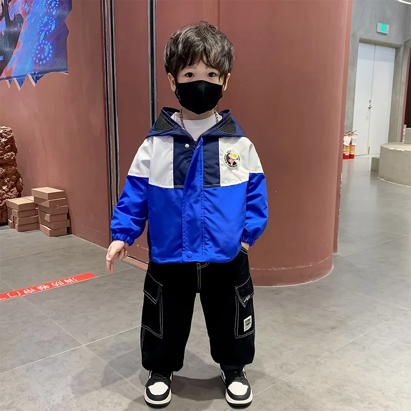 奥特曼外套春秋款儿童户外冲锋衣2025新款时髦炸街男孩秋季上衣潮