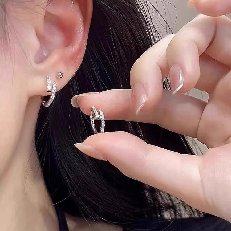 银色镶钻耳钉新款爆款高级感耳扣氛围感耳环时尚气质独特耳饰5637