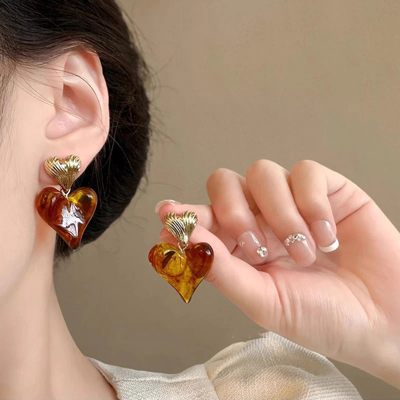 港风不规则树脂爱心耳环复古轻奢优雅耳钉法式气质个性独特耳饰女
