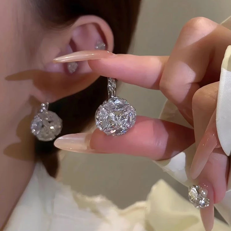 太心动啦~法式锆石几何圆形耳环新款超闪小众设计高级感耳钉4190