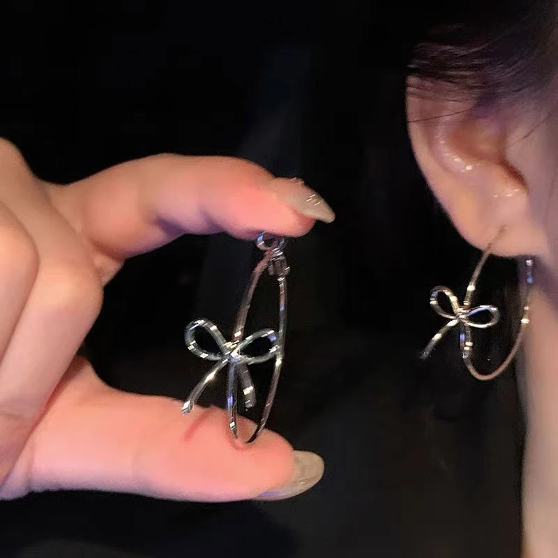 冷淡风蝴蝶结金属耳圈女新款夸张独特网红耳环适合方圆脸耳饰5718