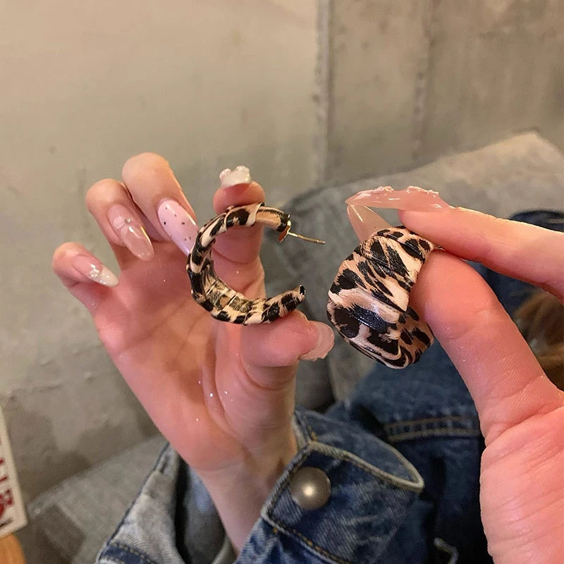 复古耳钉C形豹纹耳圈新款爆款耳环高级感早秋气质耳饰显脸小4387