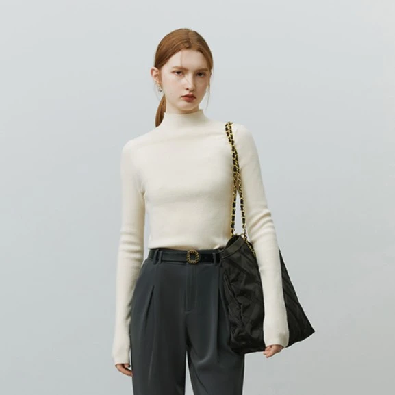 范思蓝恩时尚百搭修身亲肤长袖半高领女款打底衫针织衫22FS4132