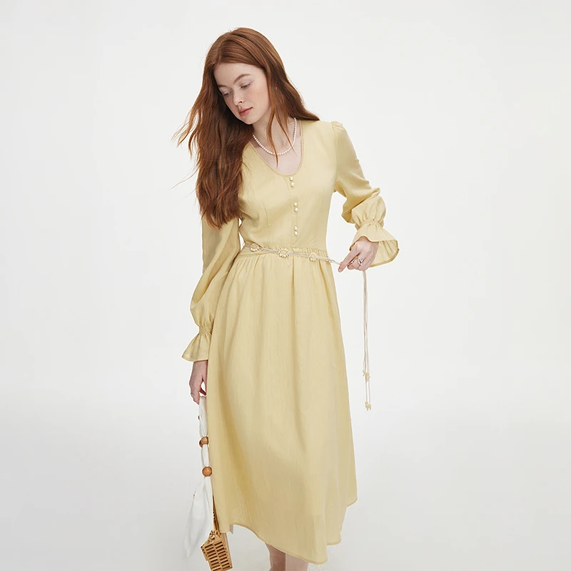 范思蓝恩法式花边U领秋装2024新款优雅气质收腰连衣裙24FS13155