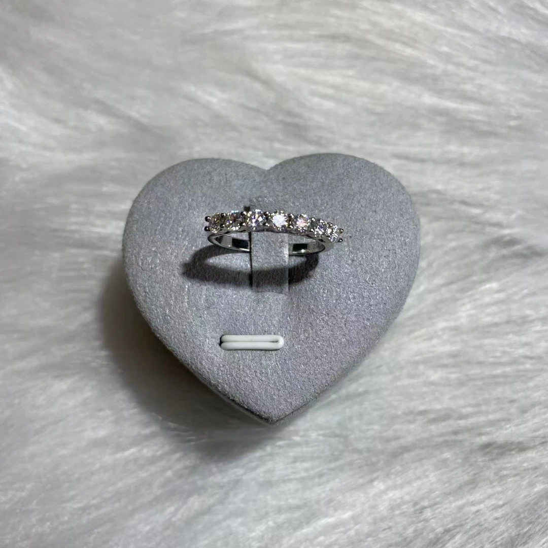 925银莫桑石戒指 七公主排戒.B