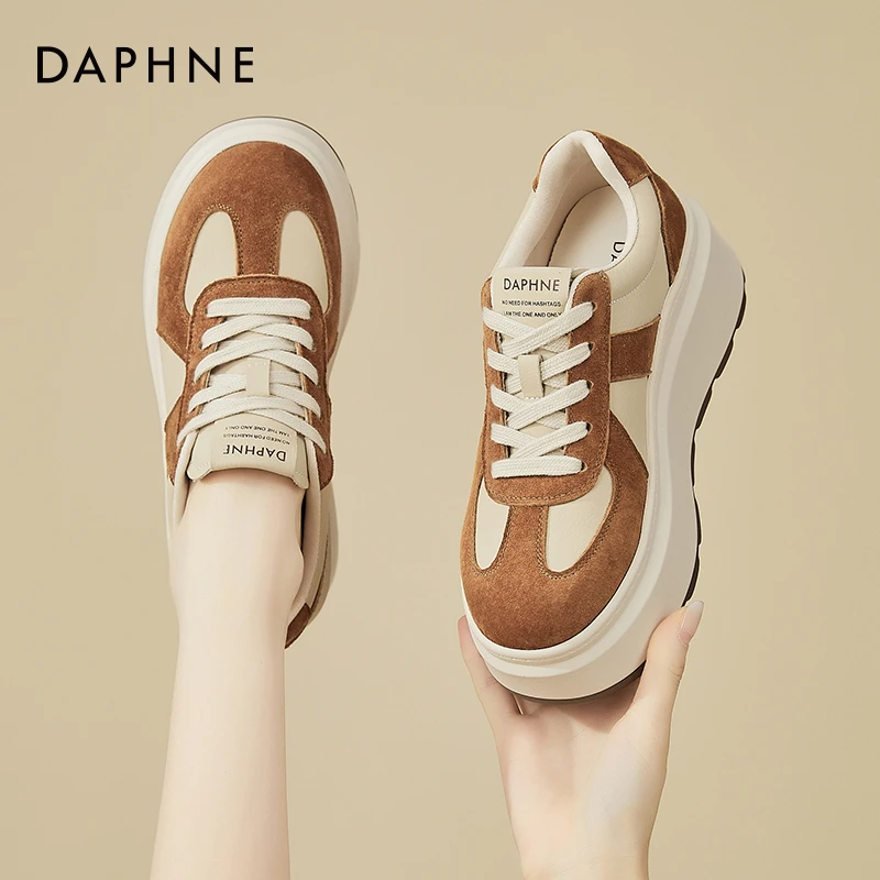 达芙妮厚底板鞋女2025新款春秋爆款内增高8CM松糕复古休闲运动鞋