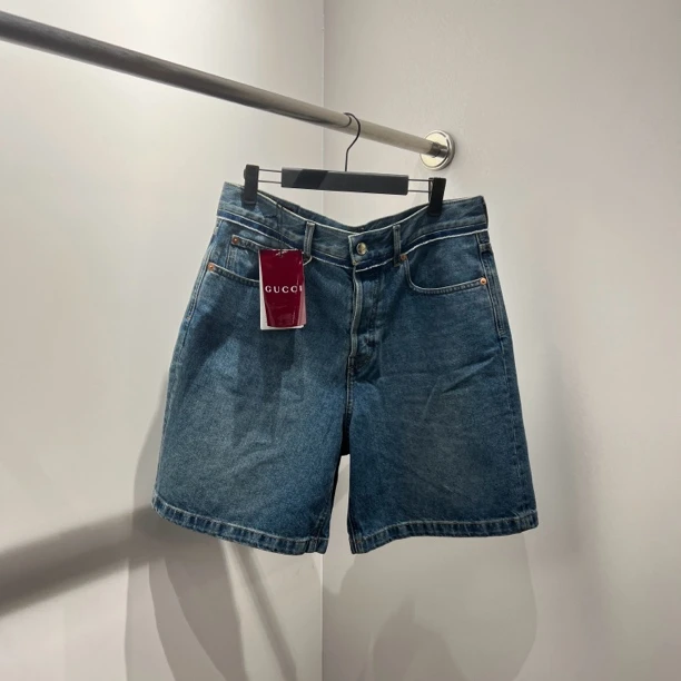Gucci/古驰 1h052 准新带吊 标语字母印花牛仔短裤 34码 公价9800