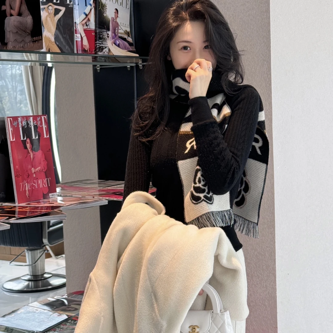 香奈儿 Chanel dl220 99新 满印老花山羊绒围巾 150X20 公价1.2W