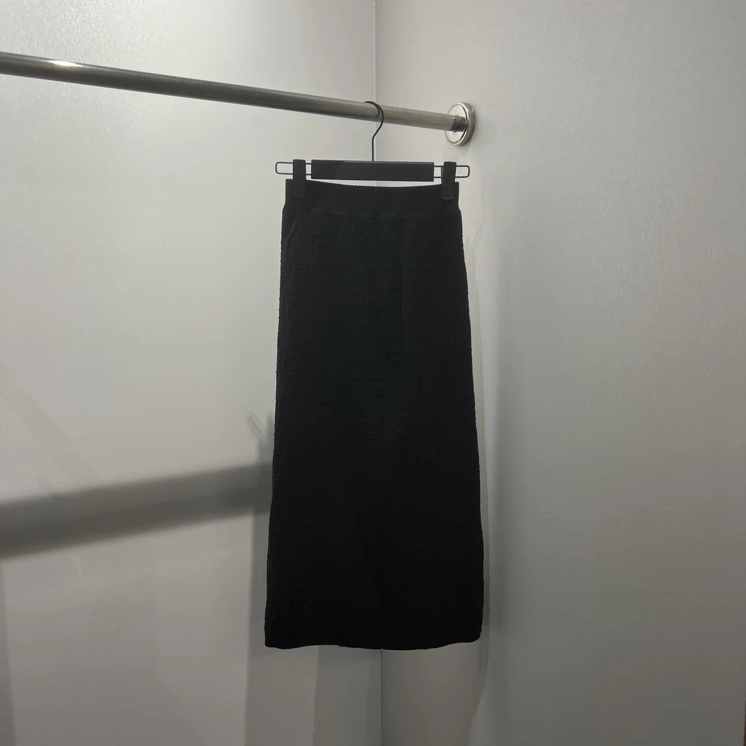 99新 FENDI/芬迪 1j049 满印双f休闲半身裙 38码