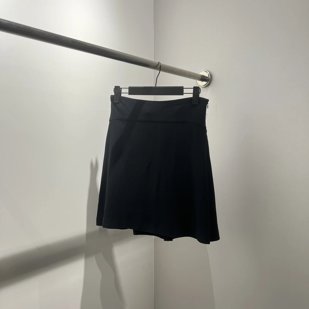 WD16/99新MiuMiu缪缪纯色羊毛百褶半身裙 38码 公价7k