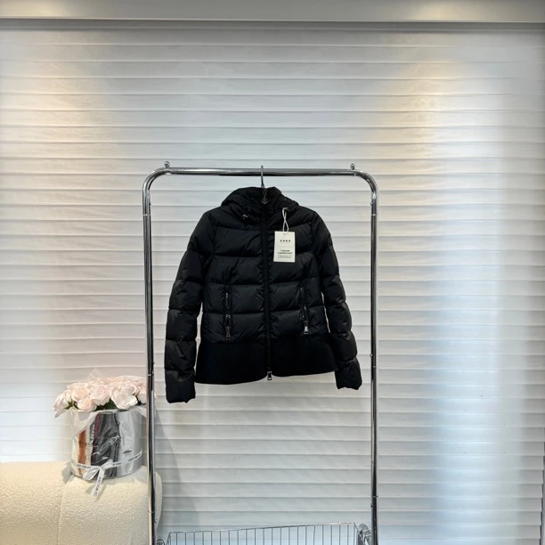 99新/MONCLER/蒙口/moncler拼接羽绒服/1码/公价1w/1337