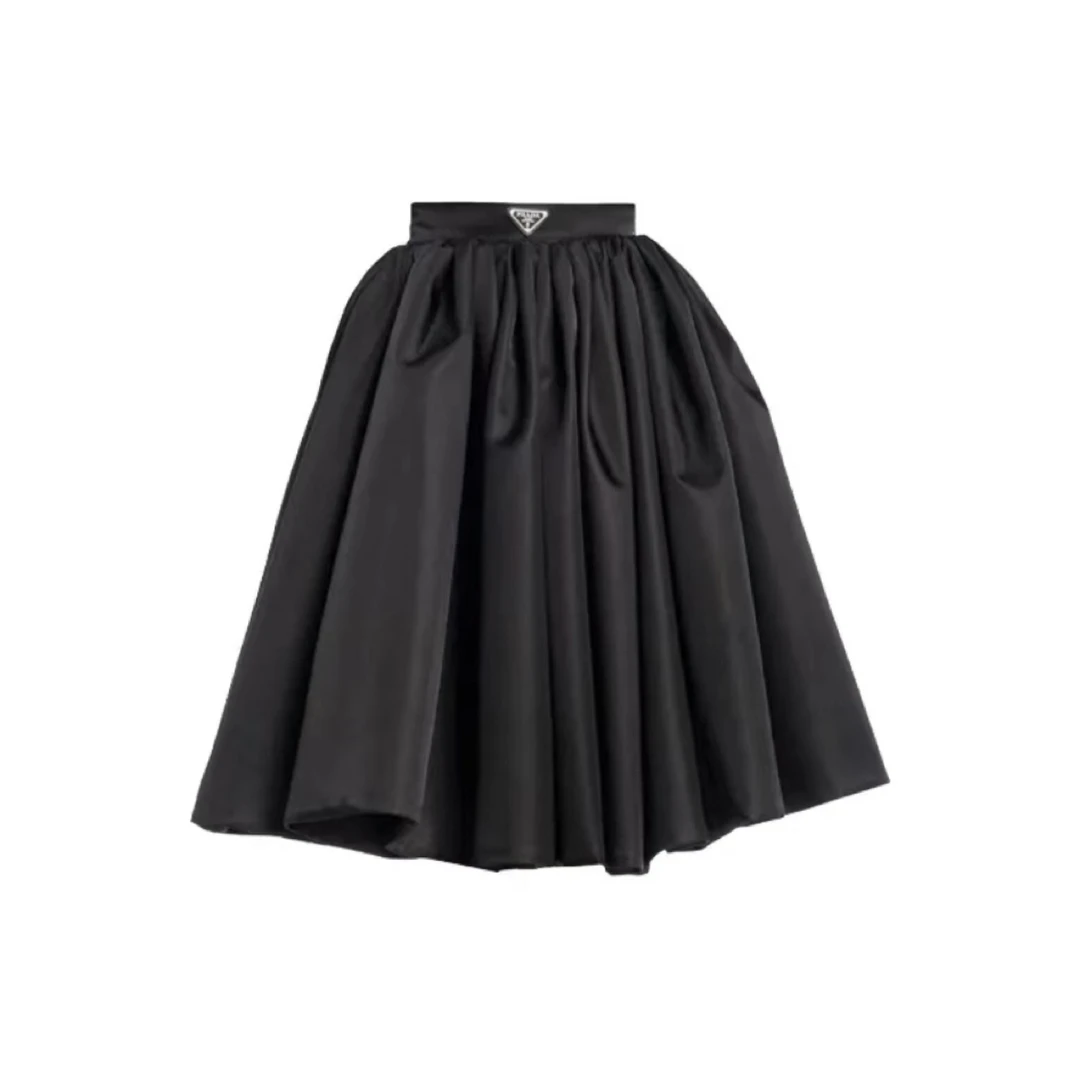 Prada/普拉达 dl257 准新带吊 三角标尼龙长裙 40码 公价2.5w